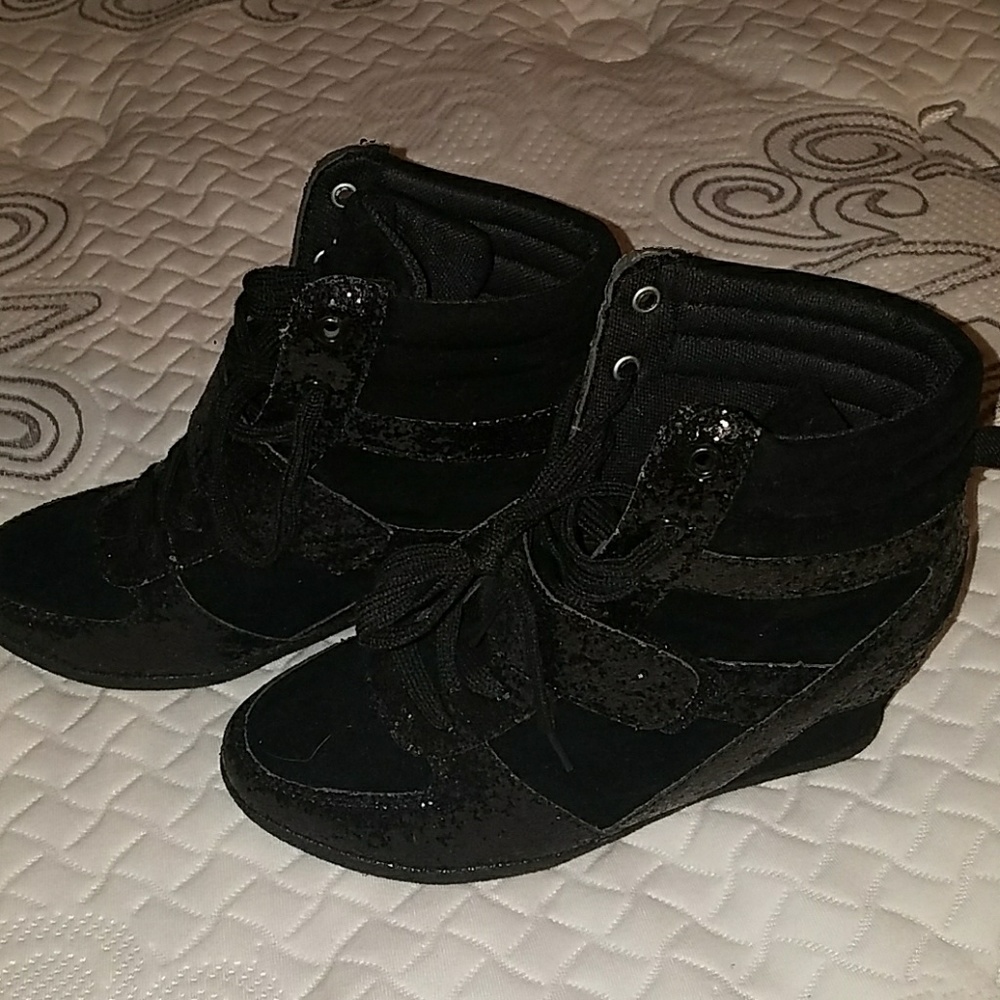 Deb brand sparkle black wedges